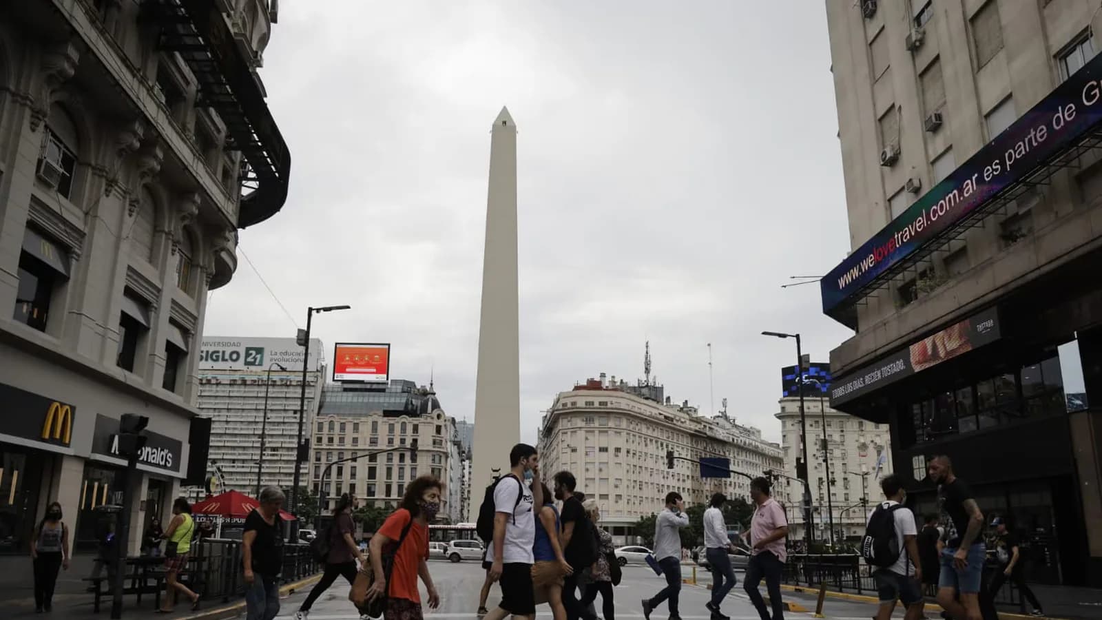 Cielo gris, humedad y lluvias: Buenos Aires espera el regreso del sol