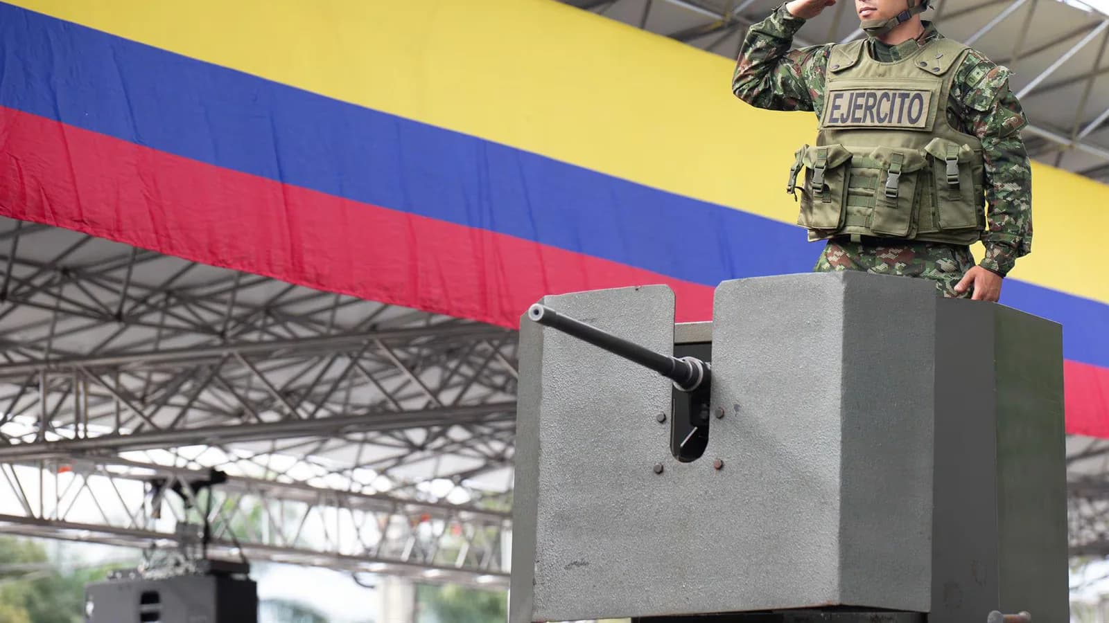 De la Espriella cambia la cúpula militar de Colombia contra el narcoterrorismo