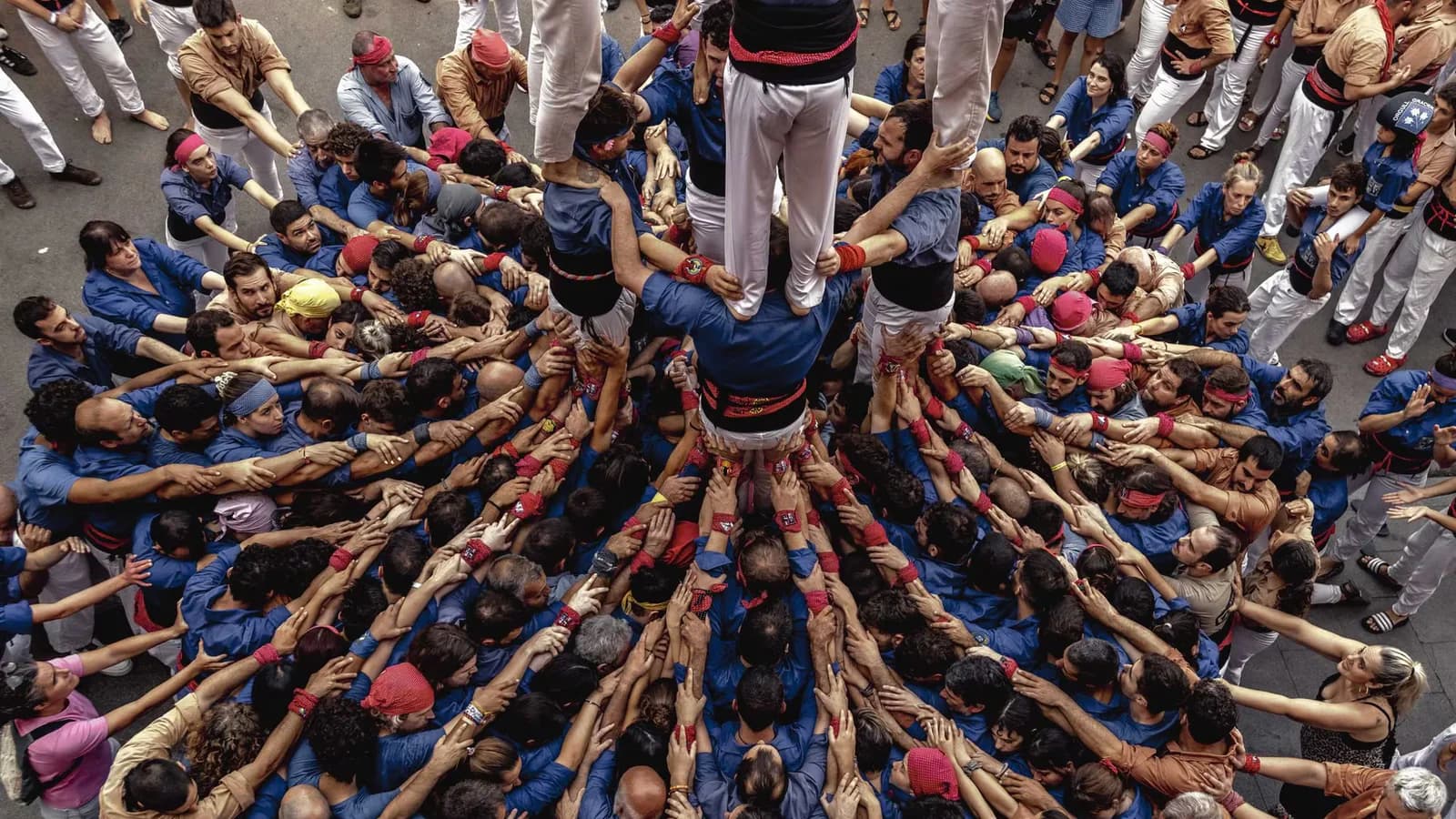 Las Fiestas de Gracia cierran su celebración con tradición y comunidad