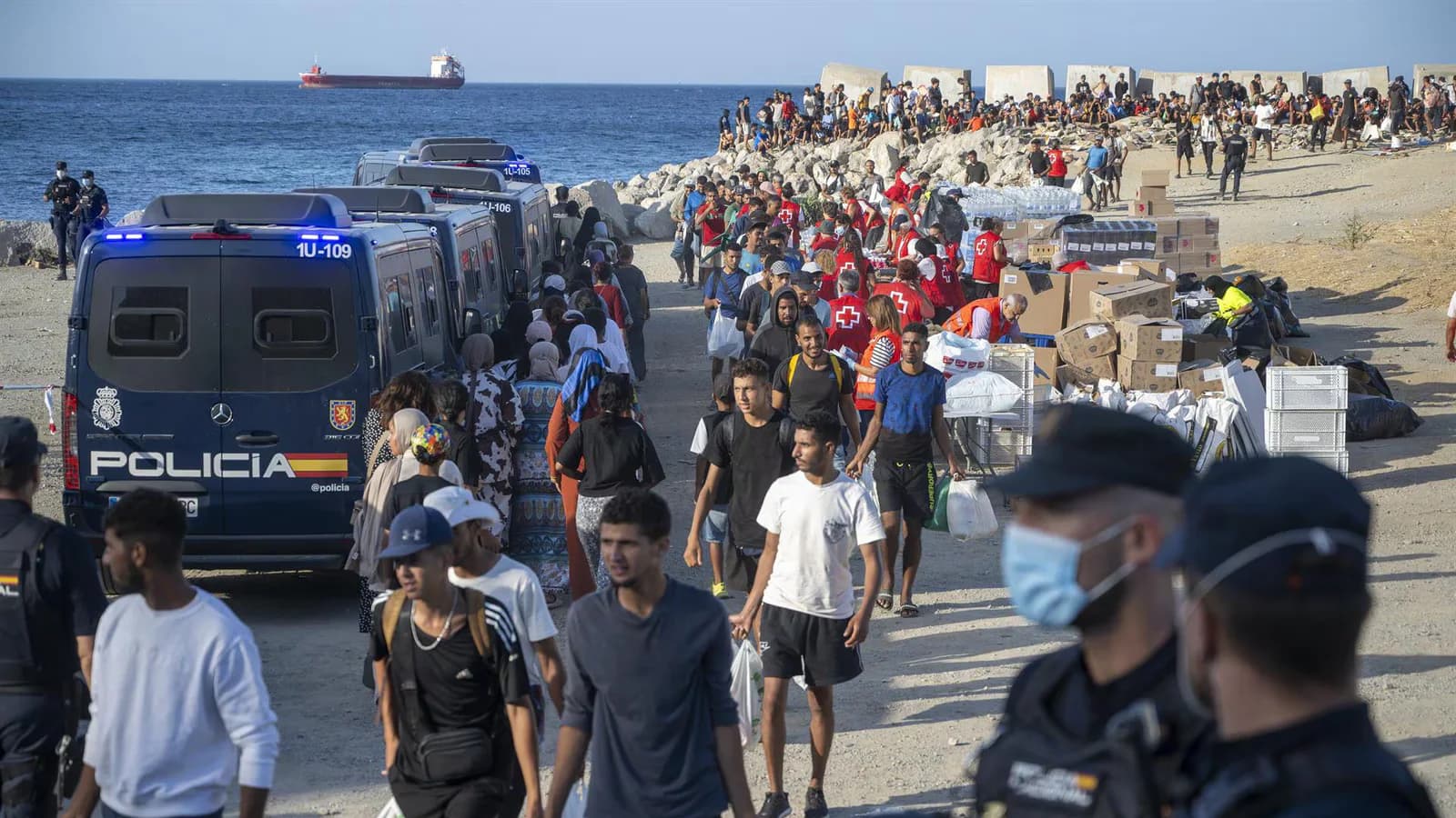 El Colegio de Médicos de Melilla pide medidas urgentes por la crisis migratoria en Ceuta