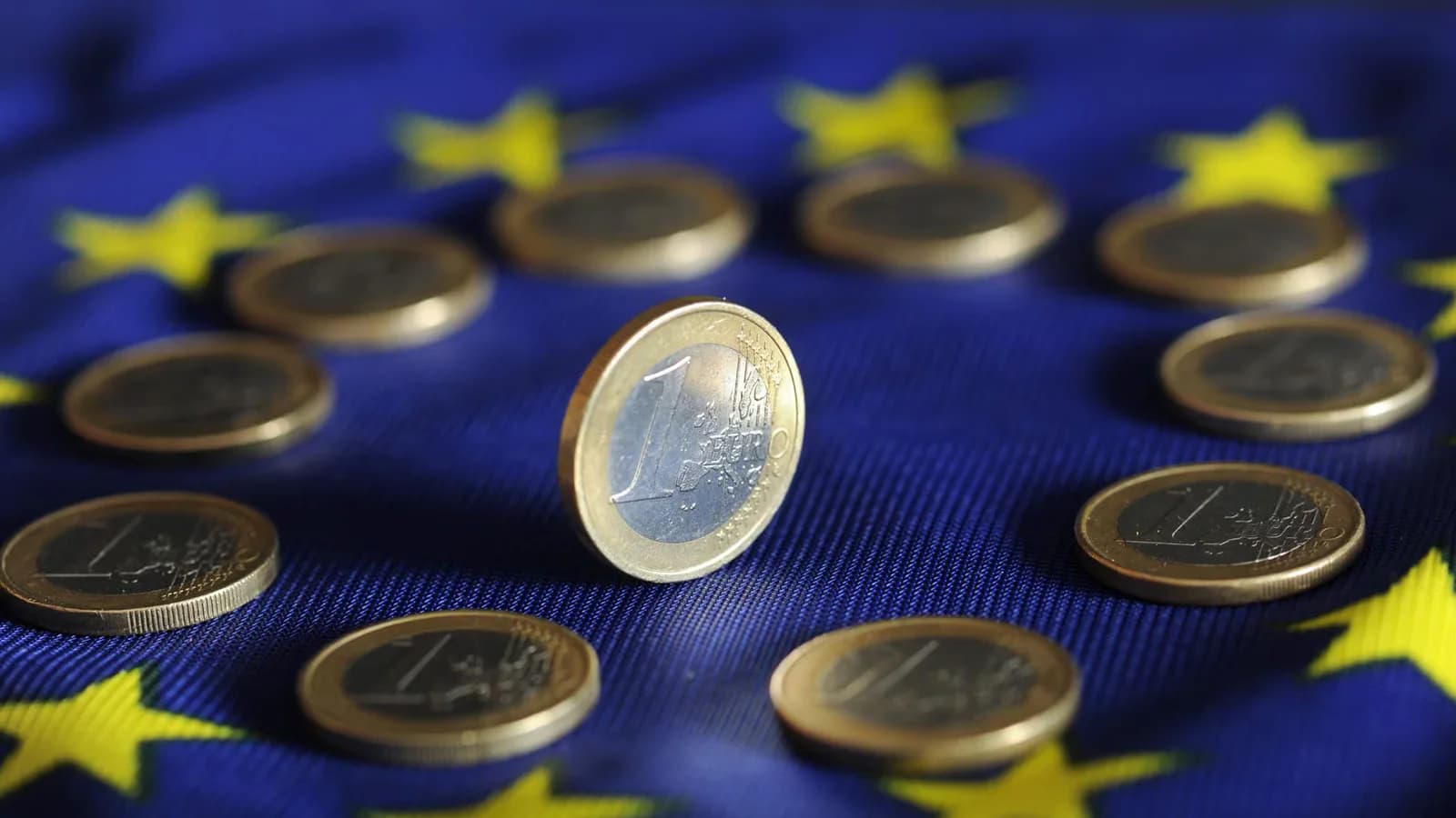 El PMI de la eurozona subió a máximos de nueve meses en agosto
