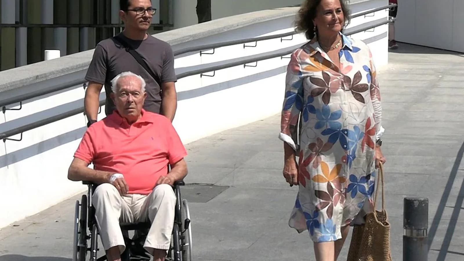 Curro Romero recibió el alta tras cinco días internado por una neumonía