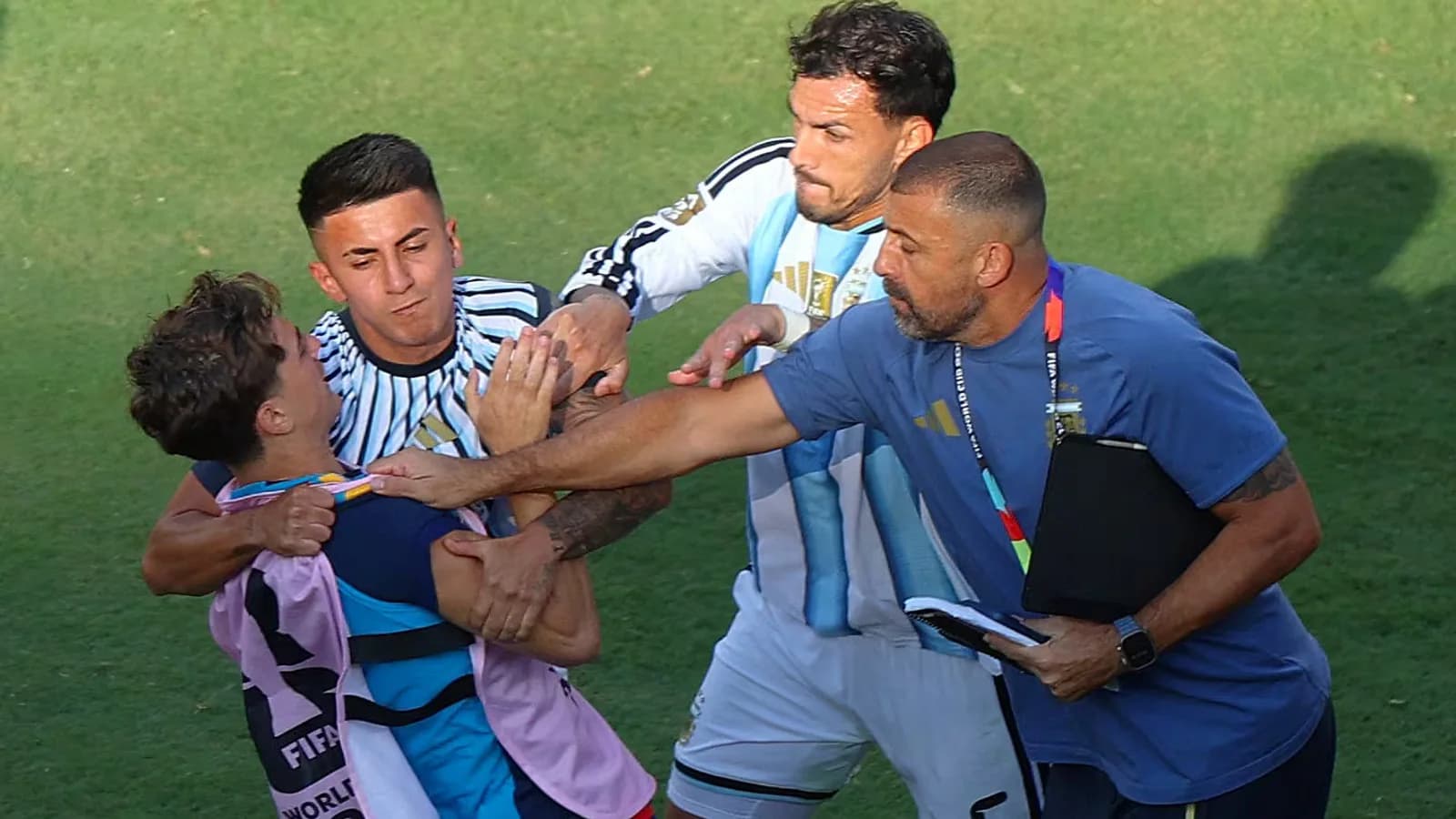 La FIFA sancionó a Paredes y Molina por los incidentes del Mundial 2026