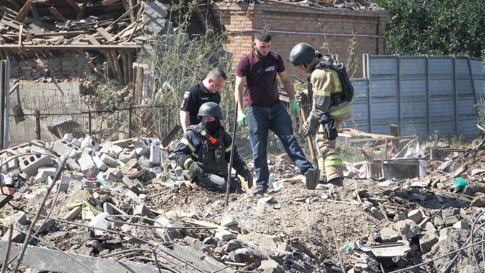 Seis muertos y 103 heridos tras un ataque ruso contra un centro comercial en Krivói Rog
