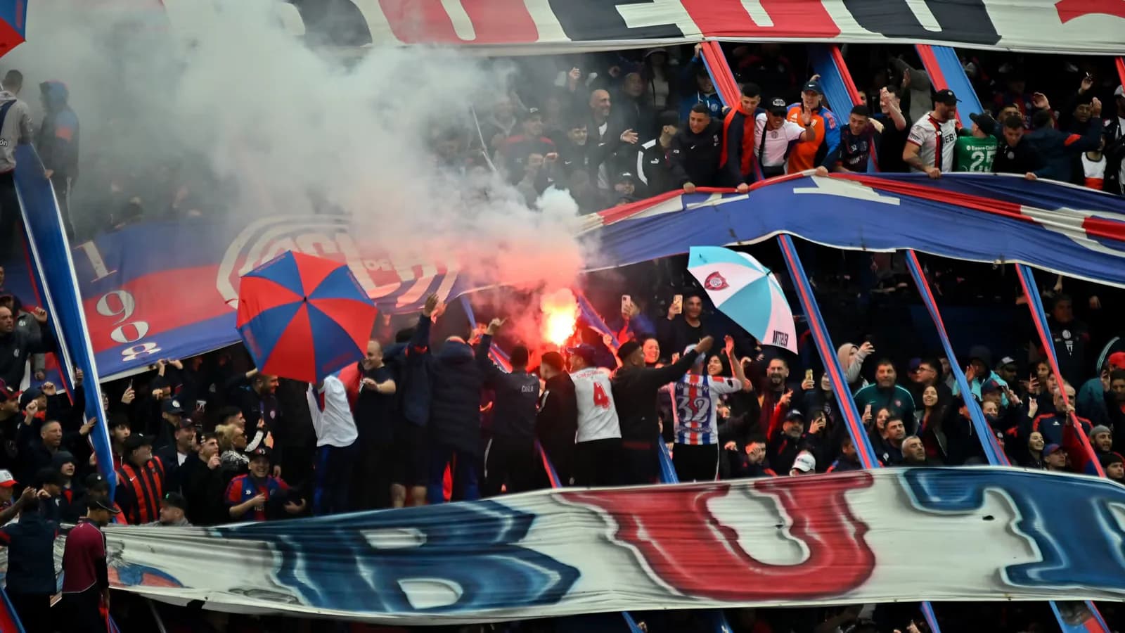 Barras de San Lorenzo y Racing presionaron a sus planteles