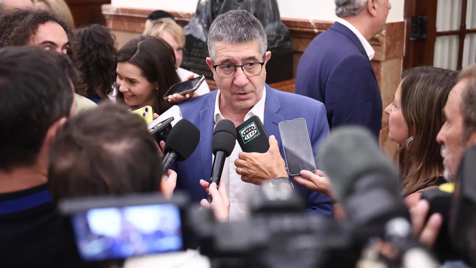 El PSOE acusa al PP de difundir bulos y reivindica la continuidad de Sánchez