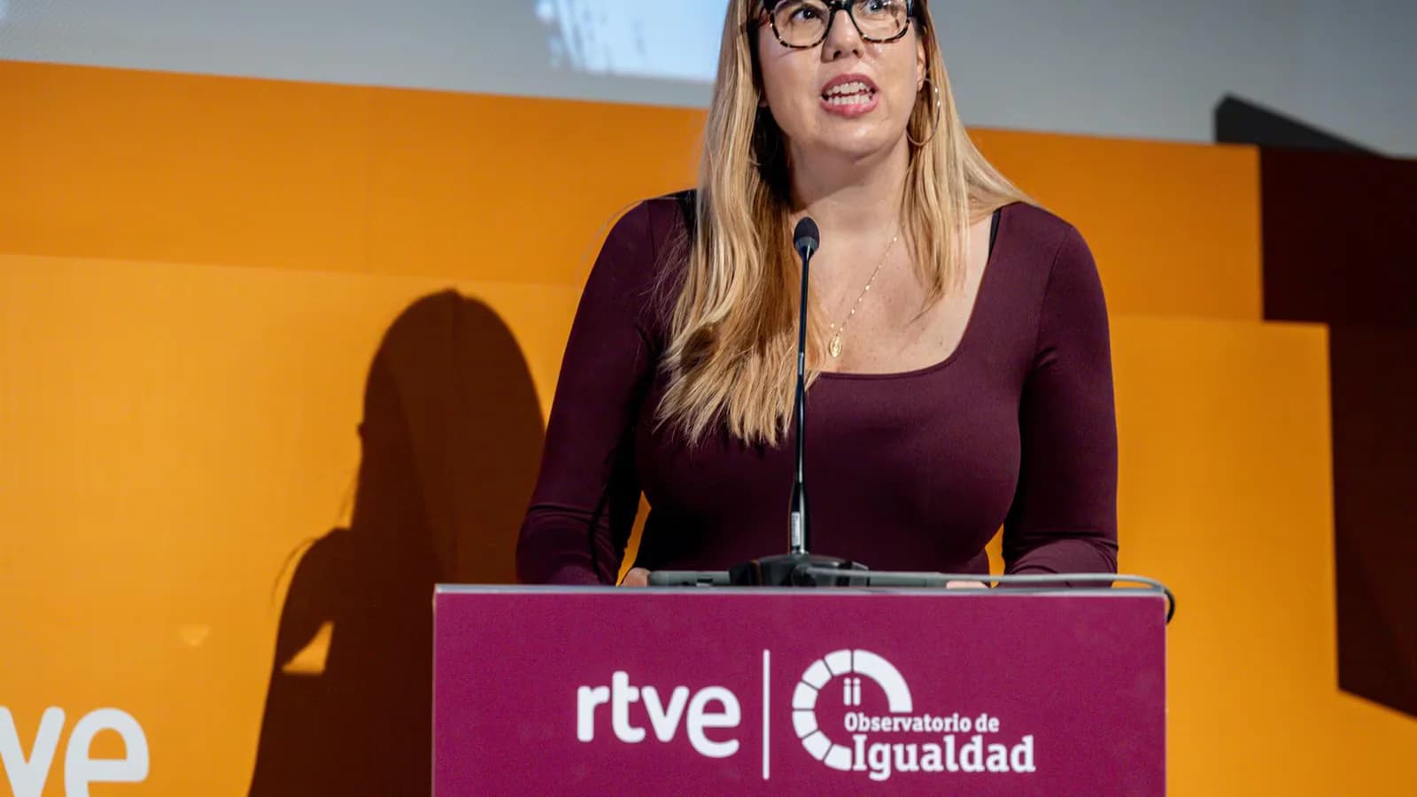 Igualdad alerta por el uso sexista del cuerpo femenino en la publicidad de alimentos