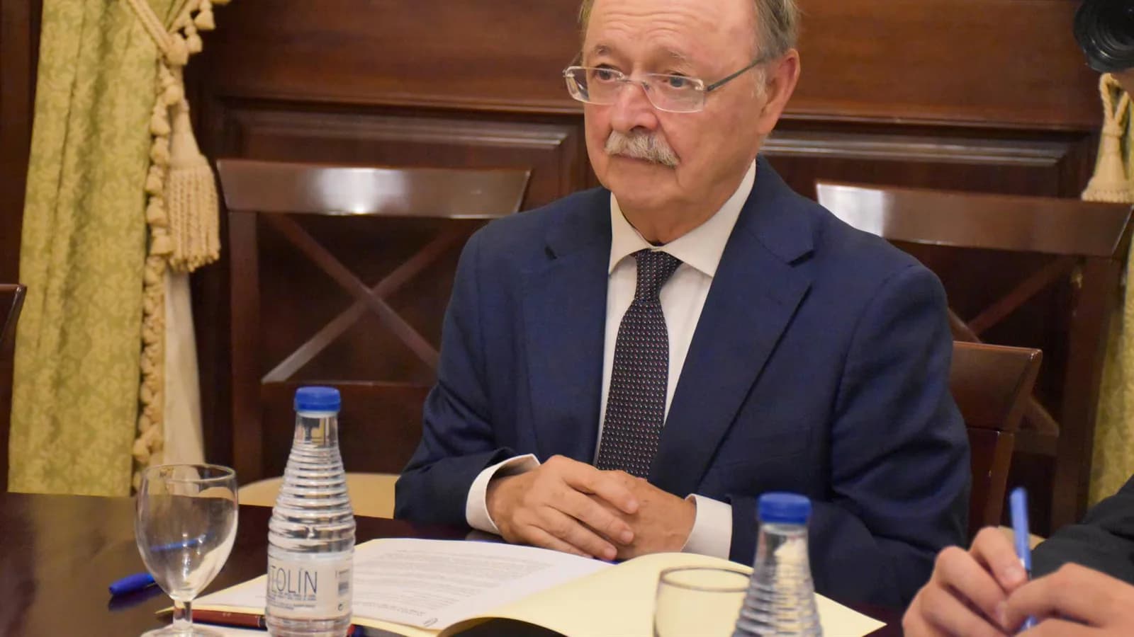 Vivas reclama unidad y serenidad a los vecinos de Ceuta ante la crisis