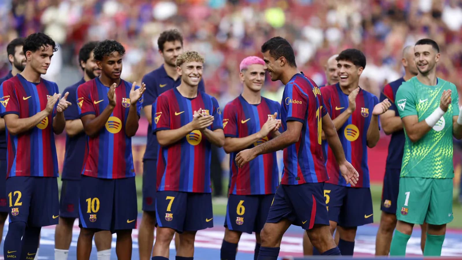 Barcelona debuta en LaLiga ante Elche con la defensa del título en juego