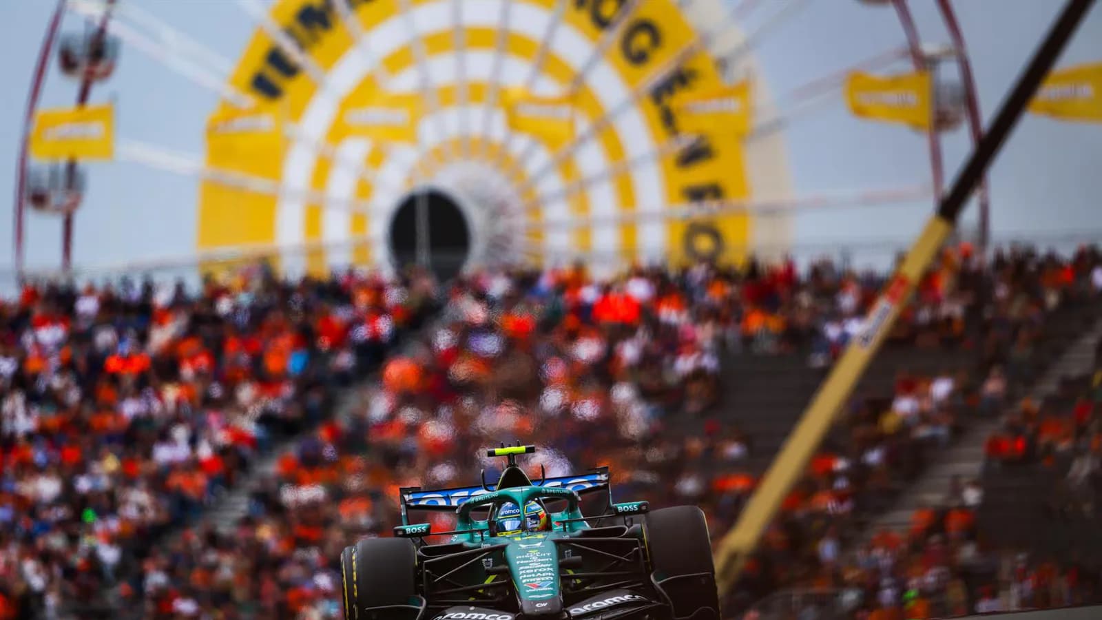 Fernando Alonso destaca el progreso de Aston Martin, aunque advierte por las rectas