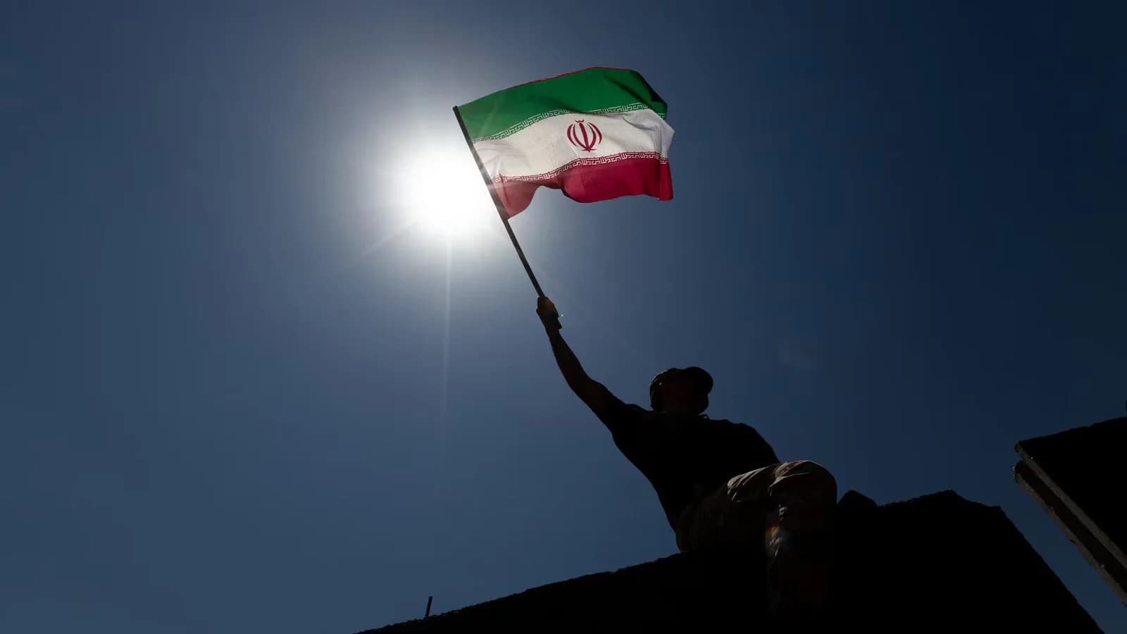 Irán amenaza con atacar intereses de países vecinos que apoyen a Estados Unidos