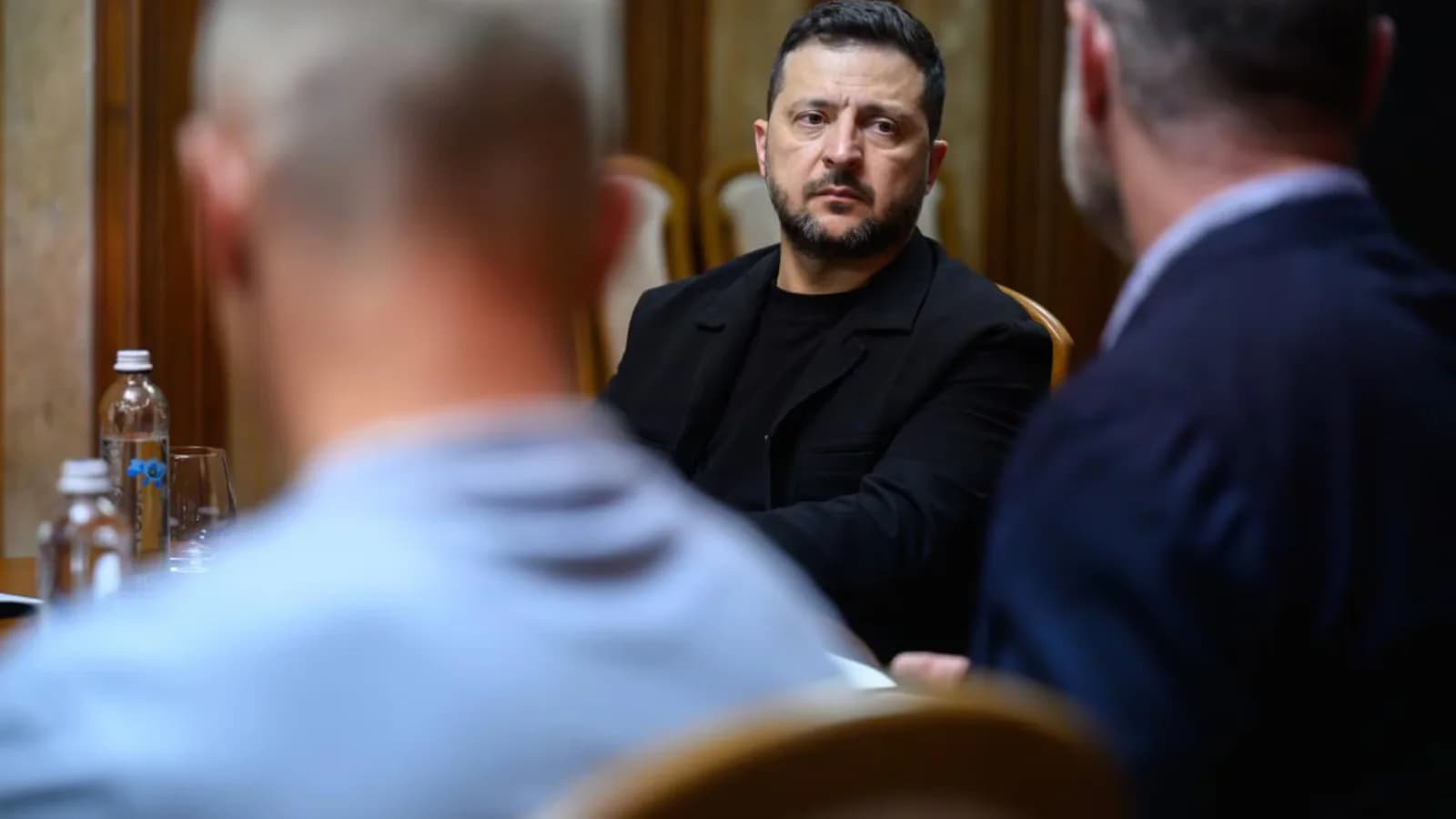 Zelenski advierte que celebrar elecciones durante la guerra dividiría a Ucrania