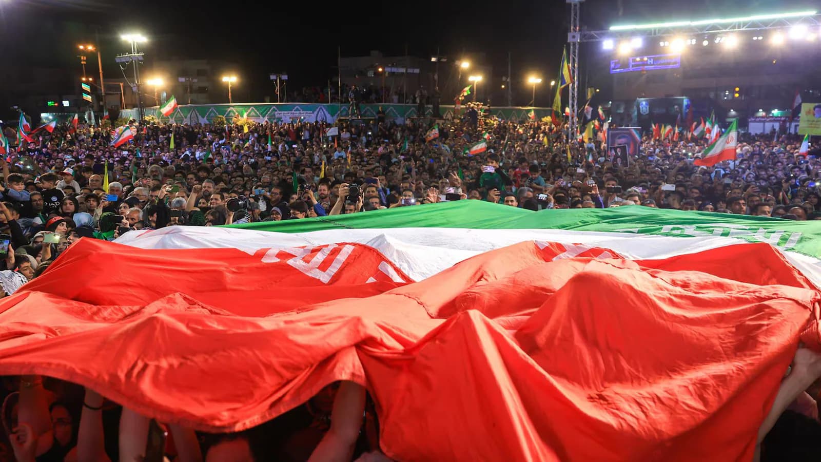 Irán amenaza con bloquear el petróleo del golfo Pérsico si continúa la presión de EEUU