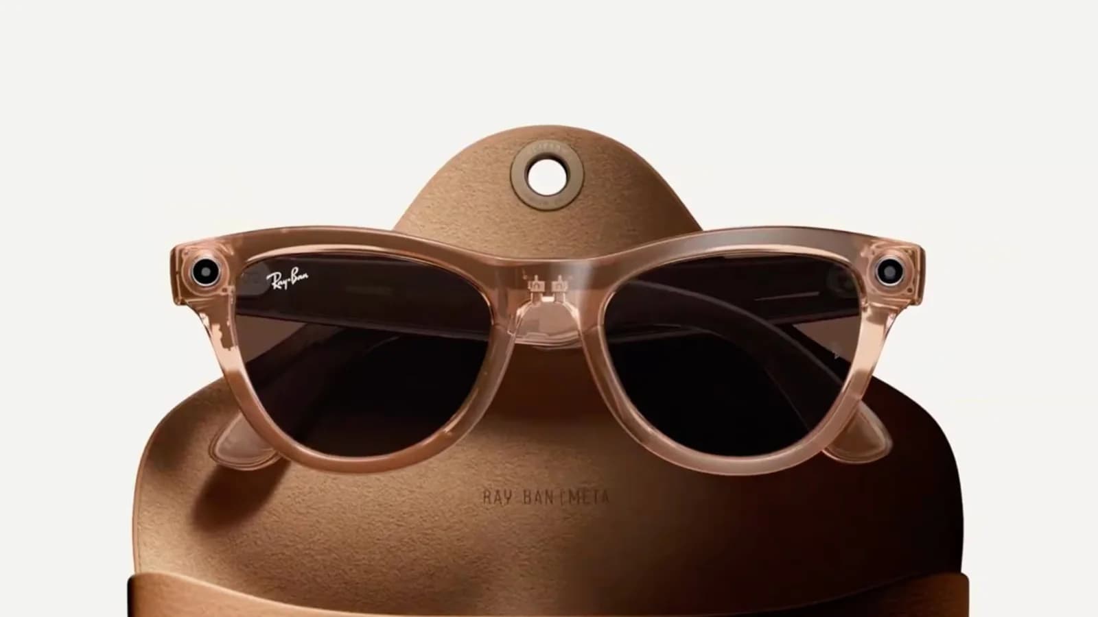 Meta patenta un interruptor físico para bloquear cámaras y micrófonos en sus gafas inteligentes