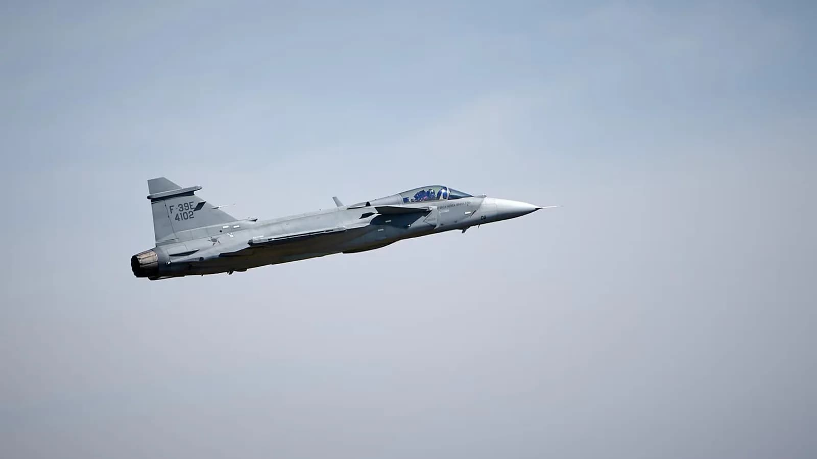 Se estrelló un caza Gripen húngaro cerca de Szolnok y el piloto sobrevivió