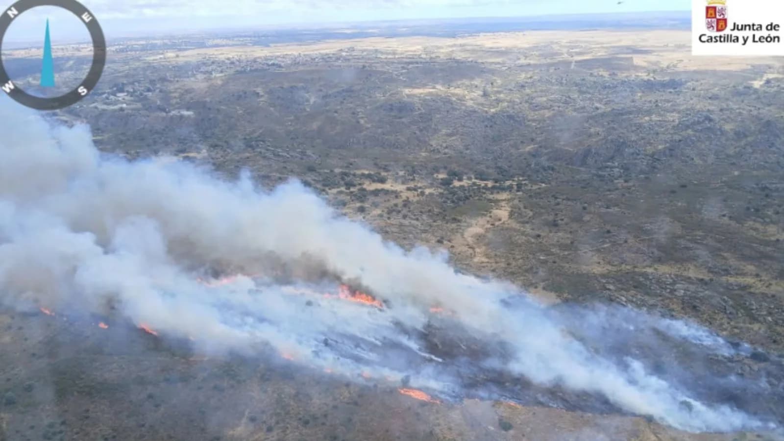 Confinan Ricobayo y cortan dos rutas por el incendio de Villalcampo