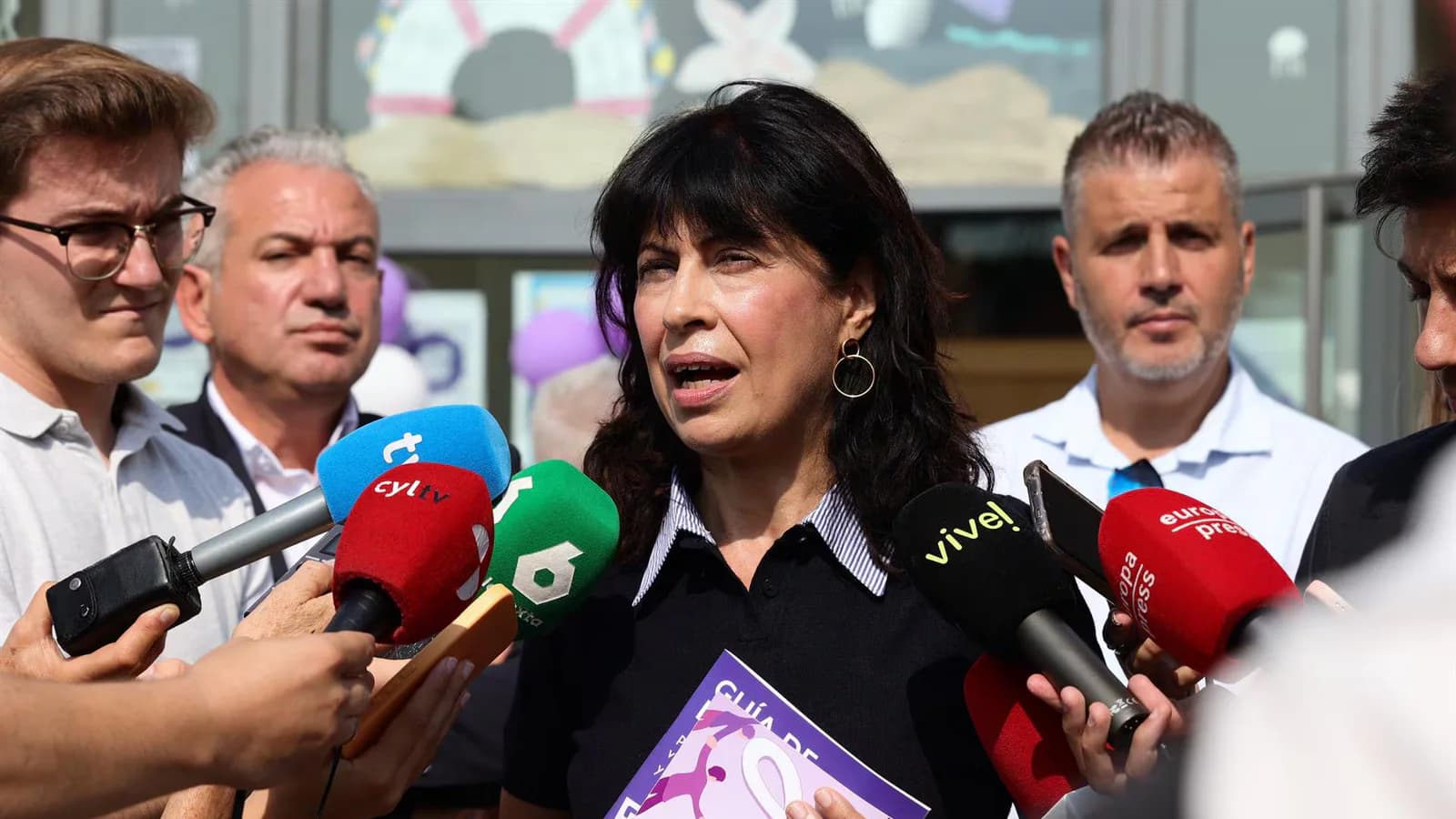 Ana Redondo le pidió a Jesús Julio Carnero que informe mejor sobre fondos contra la violencia de género