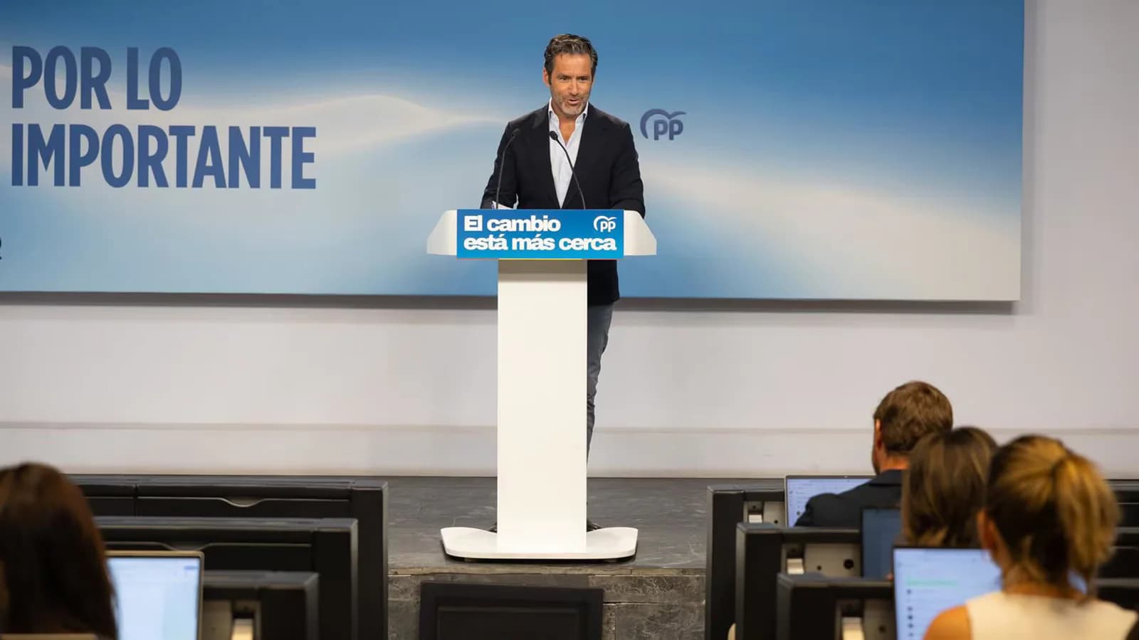 El PP acusa a Sánchez de abandonar Ceuta y usar a sus ministros como “escudos humanos”