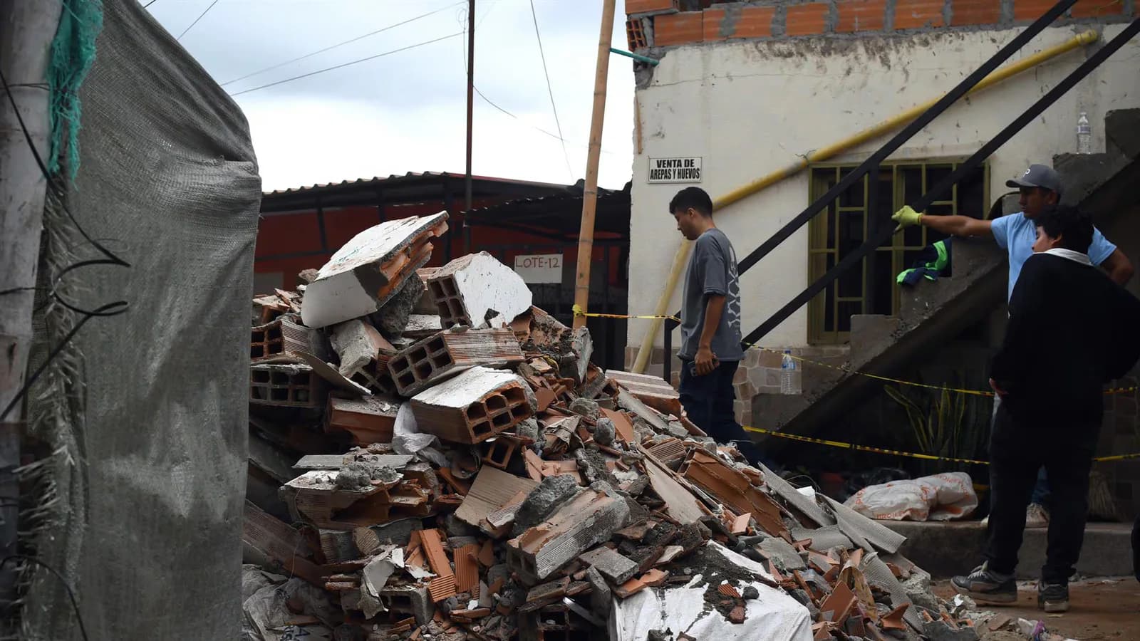 Colombia eleva a 331 los muertos por el terremoto del 10 de agosto