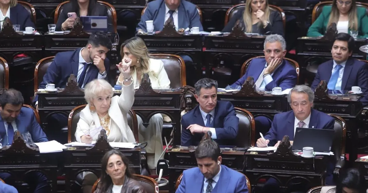 El Gobierno avanza con la ley Hojarasca para eliminar normativas ...