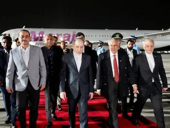 Canciller iraní se retira de Islamabad antes de la llegada de delegados estadounidenses