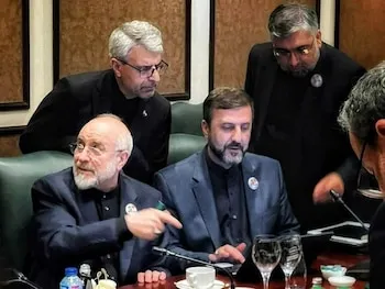 Continúan las negociaciones en Islamabad este domingo