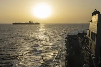 El conflicto en Medio Oriente podría frenar la baja en los precios de la gasolina