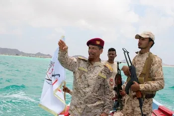Hutíes de Yemen amenazan con bloquear el estrecho de Bab al-Mandeb