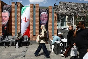 Reza Pahlavi, príncipe heredero iraní en el exilio, atacado en Berlín