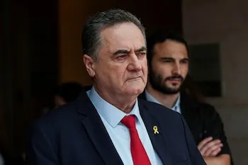 Hezbollah asume responsabilidad por ataque en localidad israelí fronteriza; Israel reacciona
