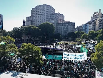La comunidad educativa se moviliza en la Marcha Federal Universitaria