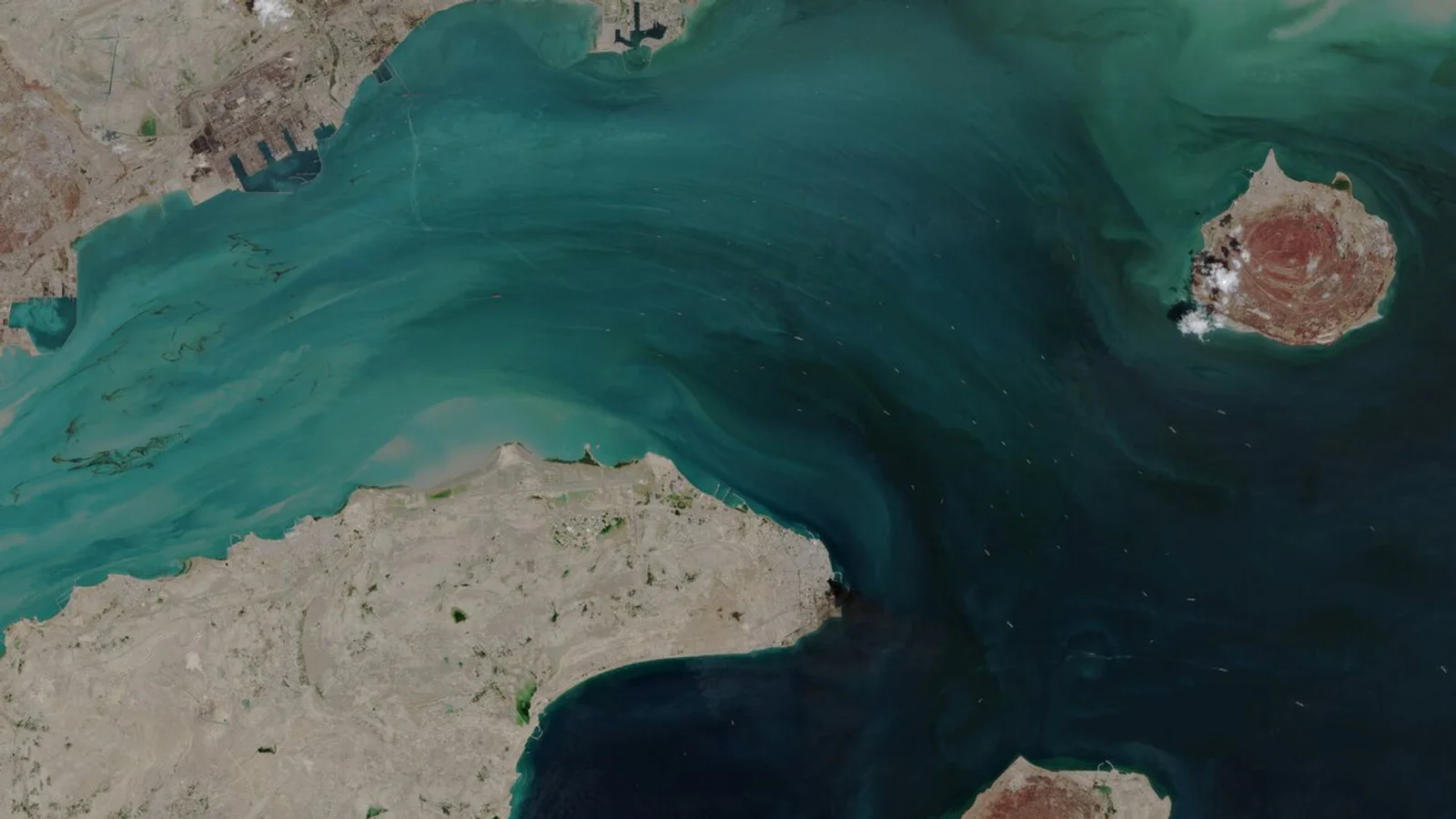 Irán afirmó que ejercerá su soberanía sobre el estrecho “cueste lo que cueste”